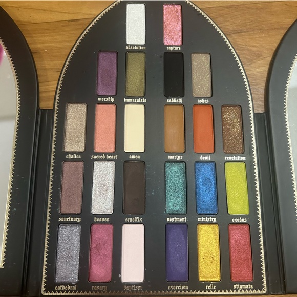 Kat Von D Saint & Sinner Palette - Picture 2 of 4